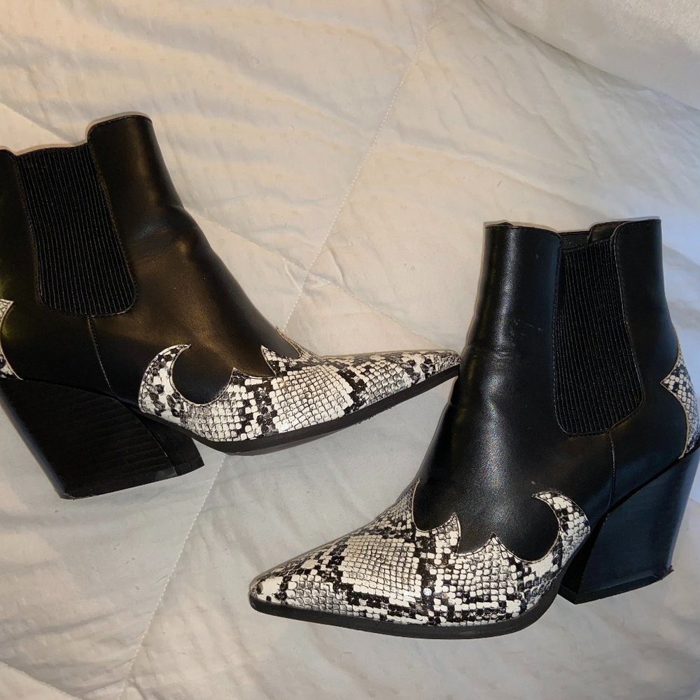 RAID Roohi Western Snakeskin Boots